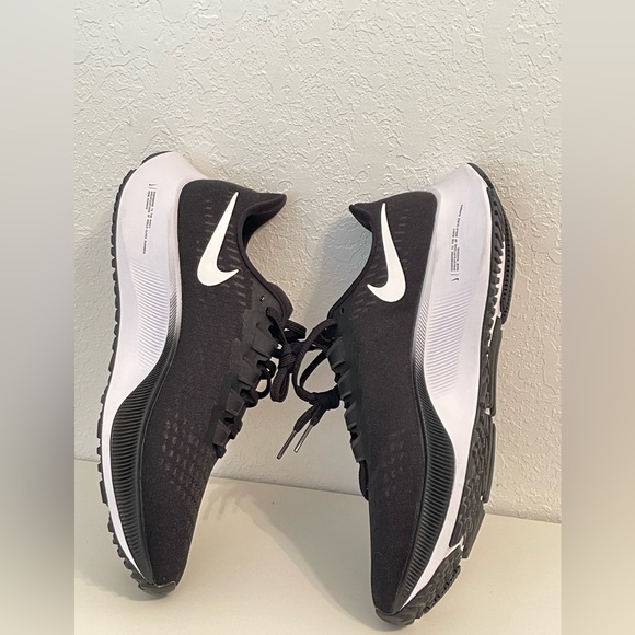NWOT Nike Air Zoom Pegasus 37, Black Size 8 - Picture 7 of 12